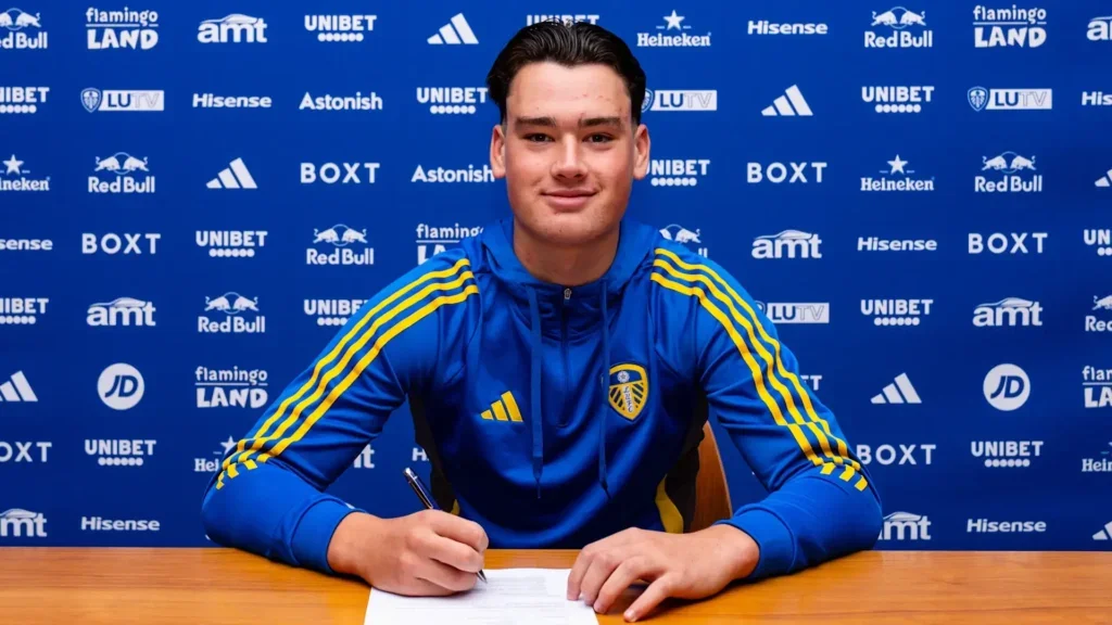 Emerging Australian Goalkeeper Robbie Cook Aims for Success at Leeds United